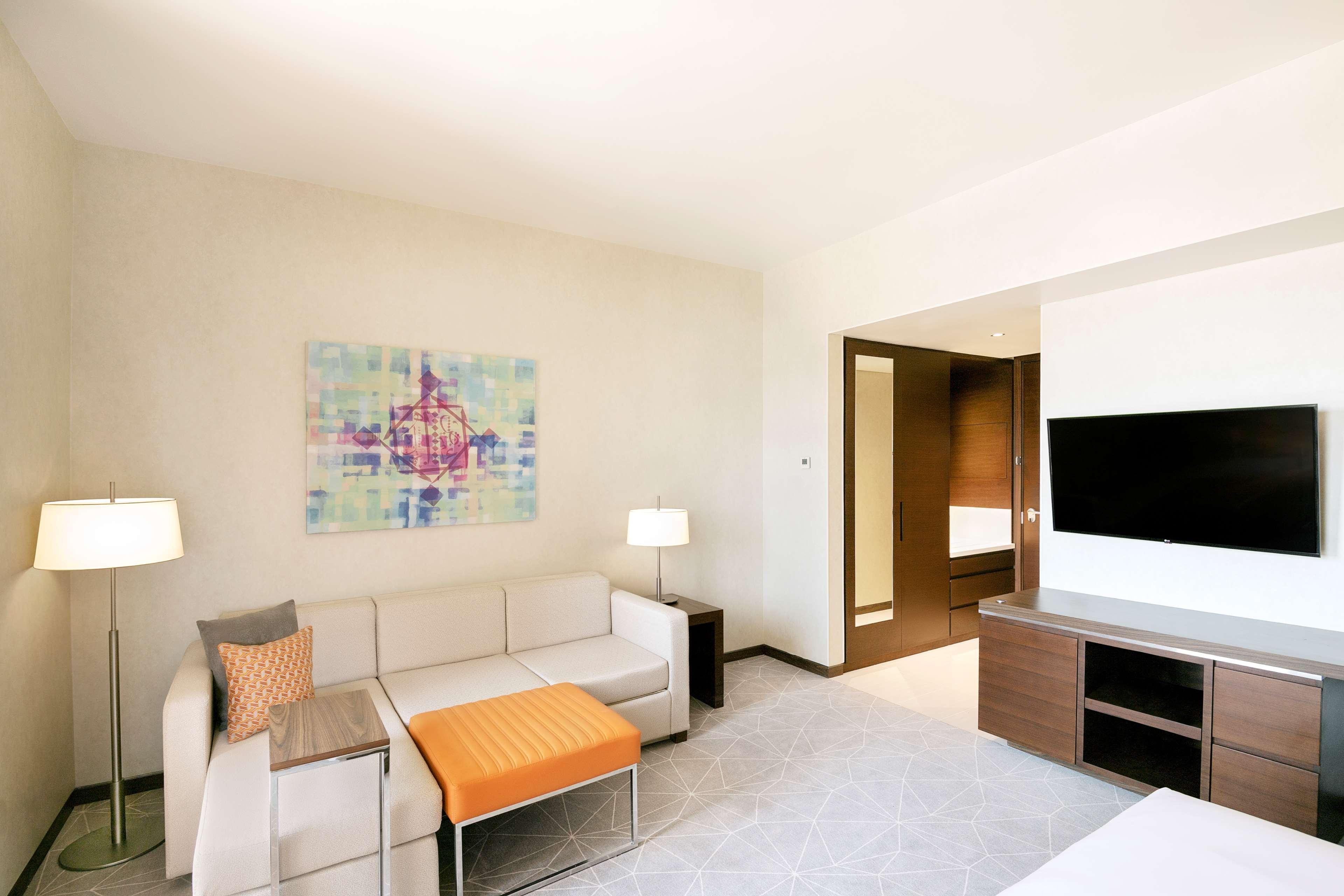 Hyatt Place Wasl District होटल 4*