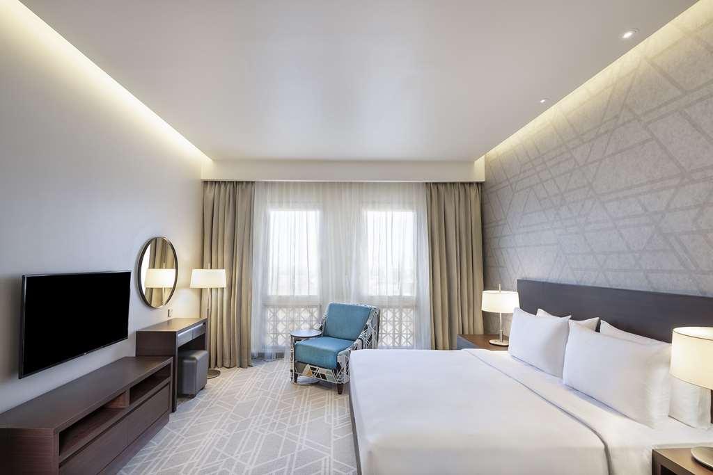 होटल Hyatt Place Wasl District 4*