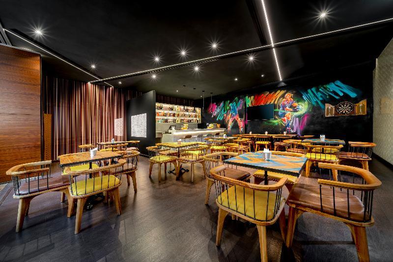 होटल Hyatt Place Wasl District 4*